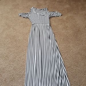 Striped cold shoulder maxi dress with pockets